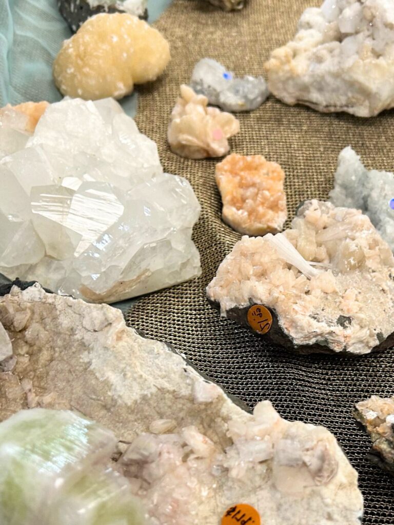 Zeolite stones